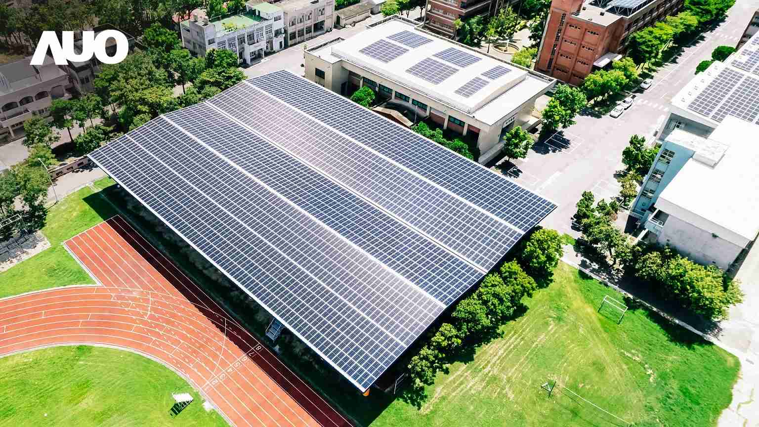 财神娱乐SunSteel光电整合型浪板具备快速安装、、、轻量化优势，，可提升15%发电效能，，通过国际IEC与台湾VPC认证安全、、防漏、、、、耐候标准